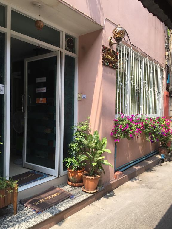 Guest house Ricos Honey Place 2*